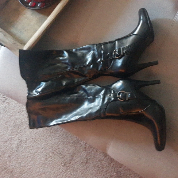 Dana Buchman Shoes - Dana Buchanan Black Heeled Boots